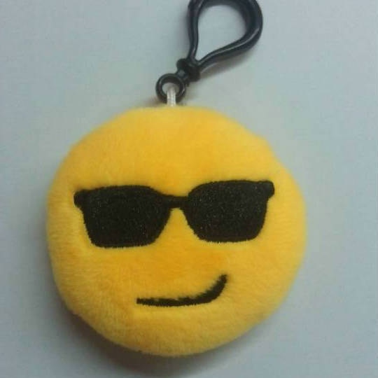 Funny emoji cartoon face plush toys keychain pendant cute soft stuffed QQ mini dolls round smile keyring gift